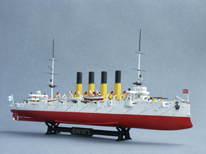 Масштабная модель 9014ПН Крейсер Варяг (1)